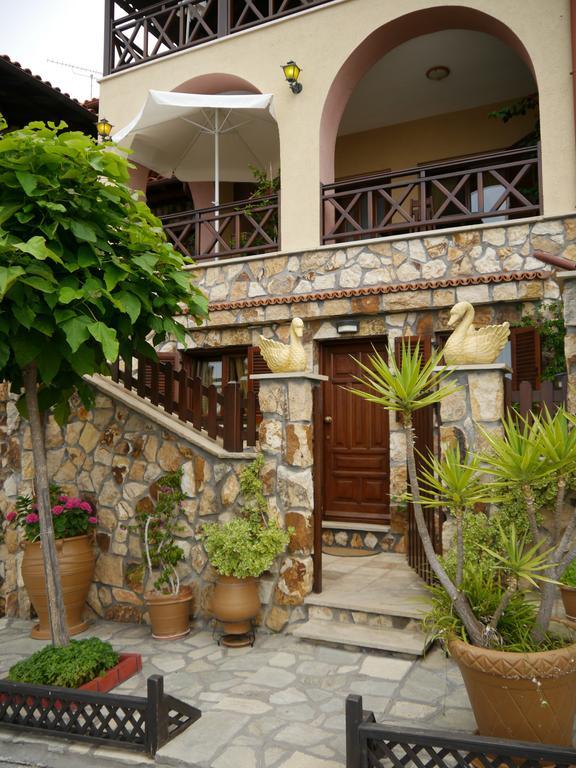 Dione Apartments Ouranoupoli Exterior photo